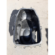 Пластик под сидушкой унитаз Honda Silver Wing 600 2002г.в.