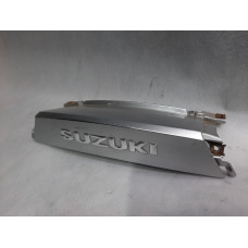 Пластик крышка задняя верхняя хвоста Suzuki Skywave CJ42A AN250-2